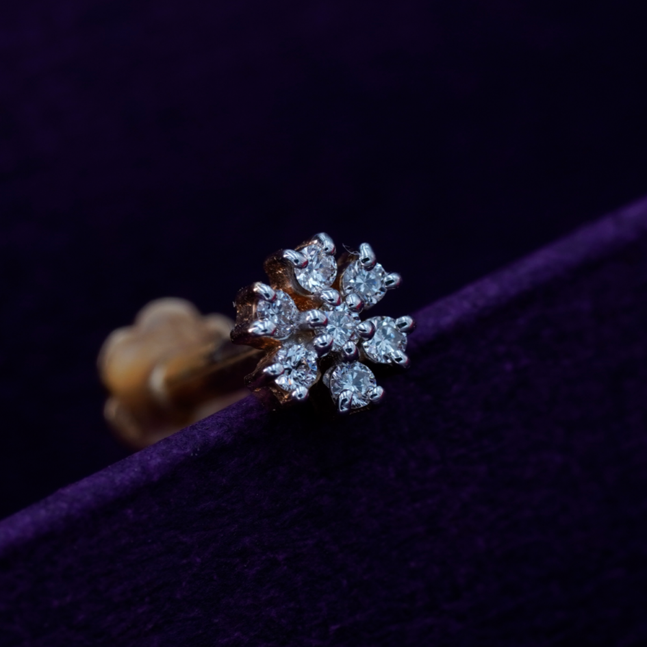 Minimal Floral Diamond Nose pin