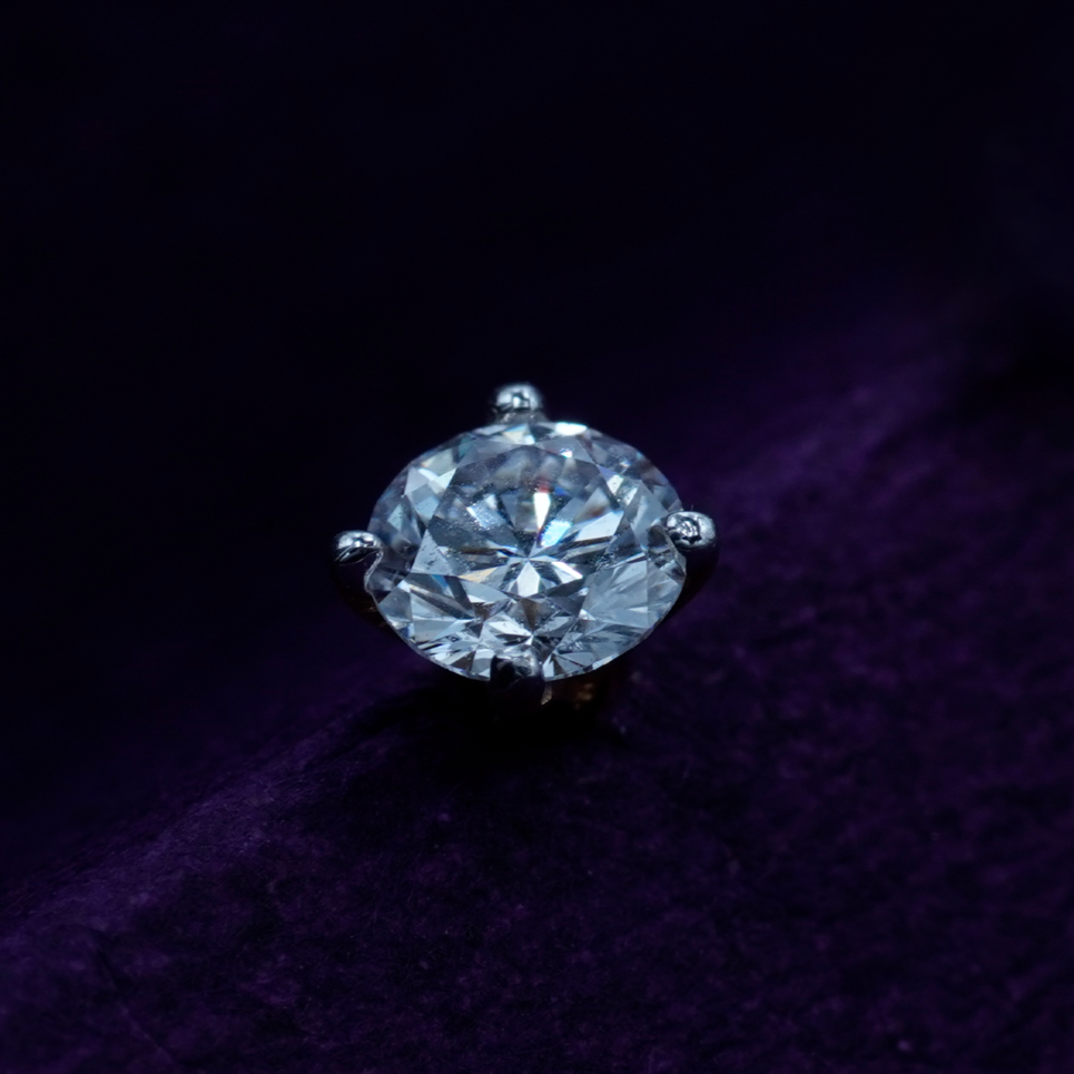 Subtle Simple Diamond Nose pin