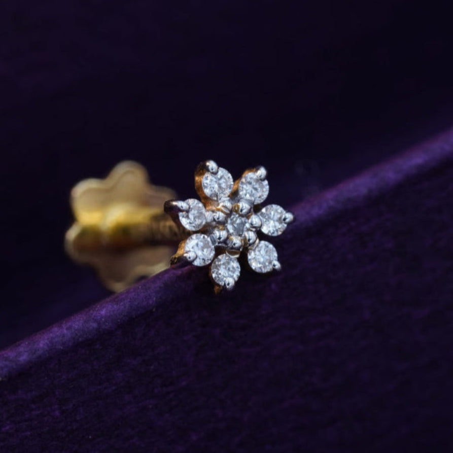 Simple Floral Design Diamond Nosepin