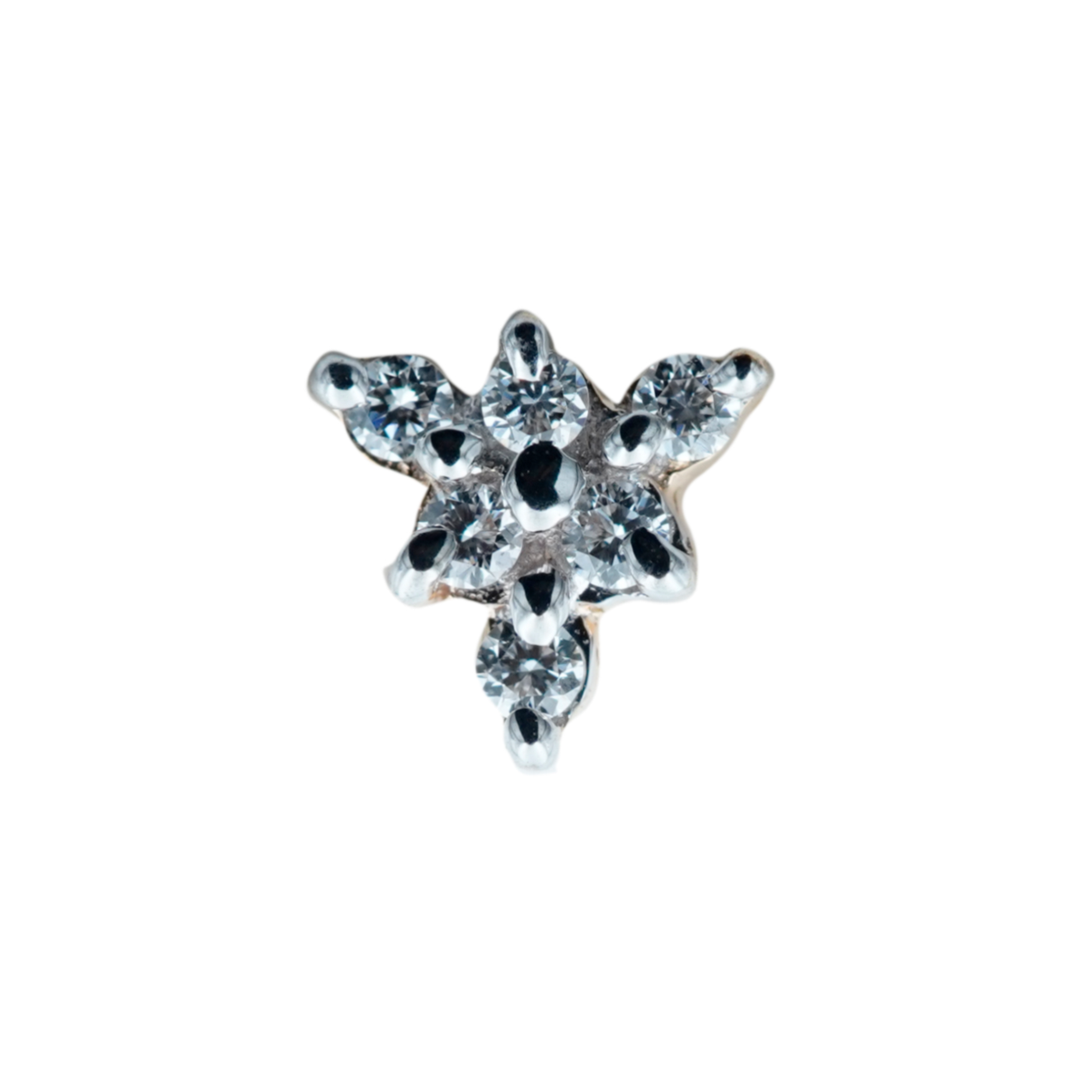 simple and stylish diamond nose pin close up image